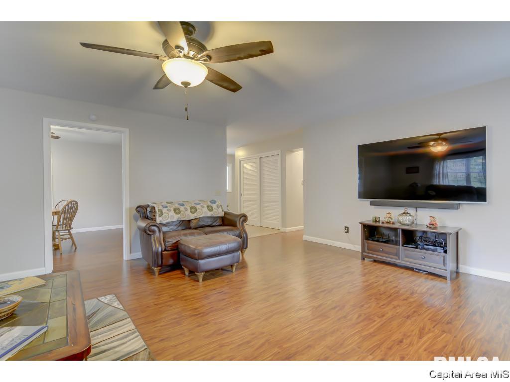 49 Inverness Road Springfield, IL 62704 - Photo 8 of 36