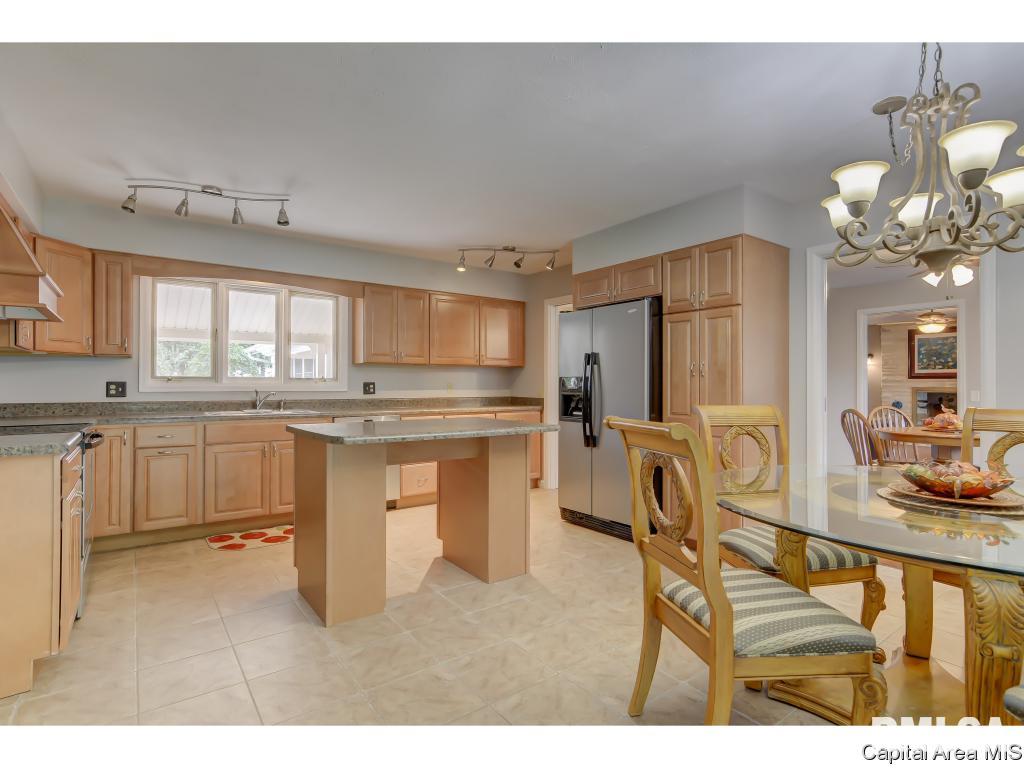 49 Inverness Road Springfield, IL 62704 - Photo 10 of 36