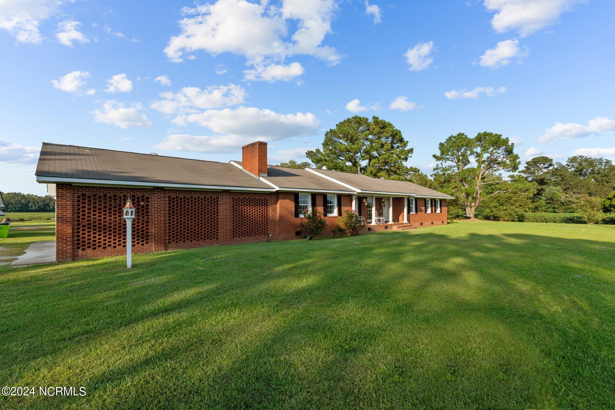775 Gray Road Vanceboro, NC 28586 - Photo 3 of 48 45-web-or-mls-DSC_1011