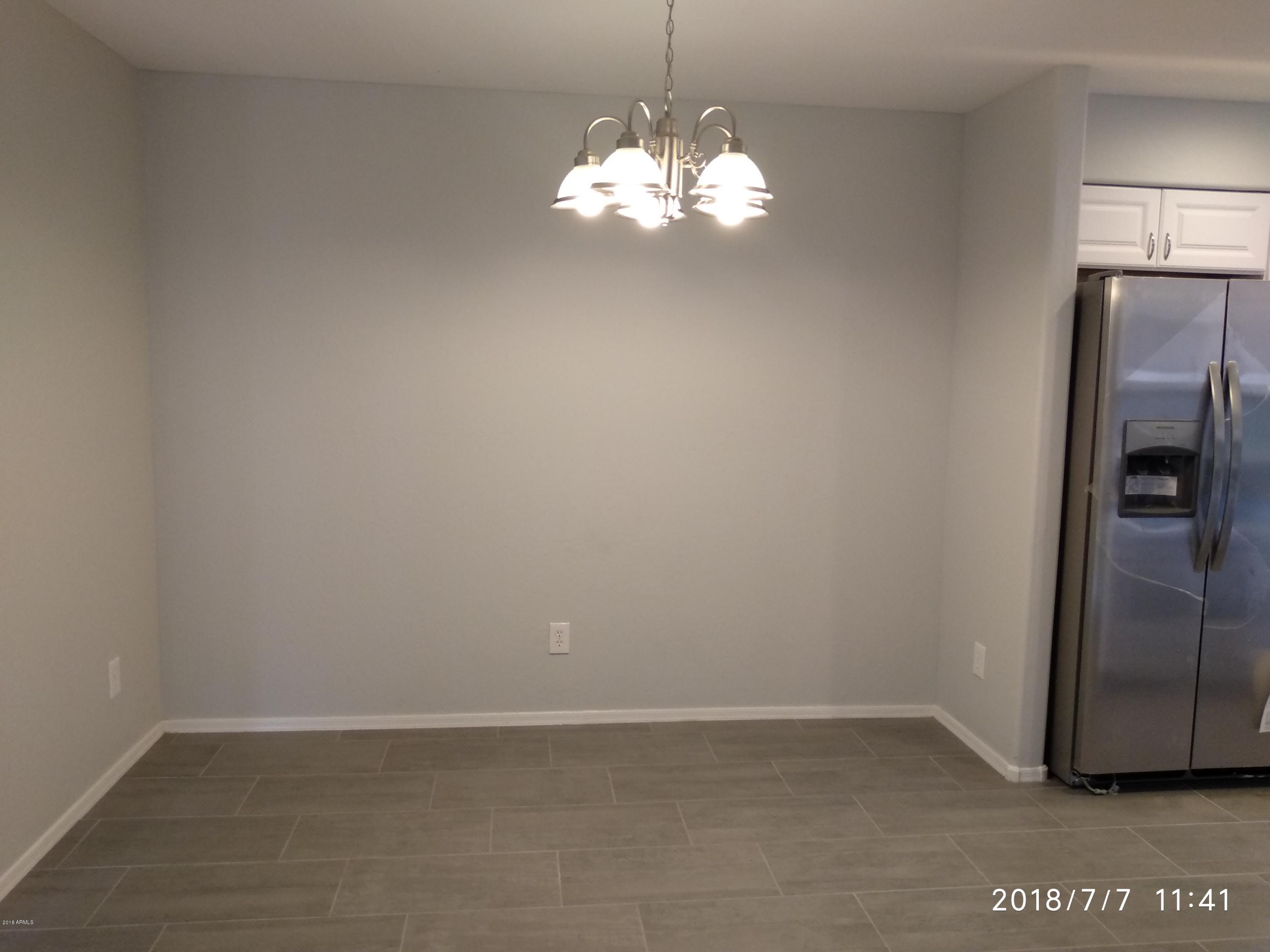 6345 West Lawrence Road Glendale, AZ 85301 - Photo 12 of 27 Dining room