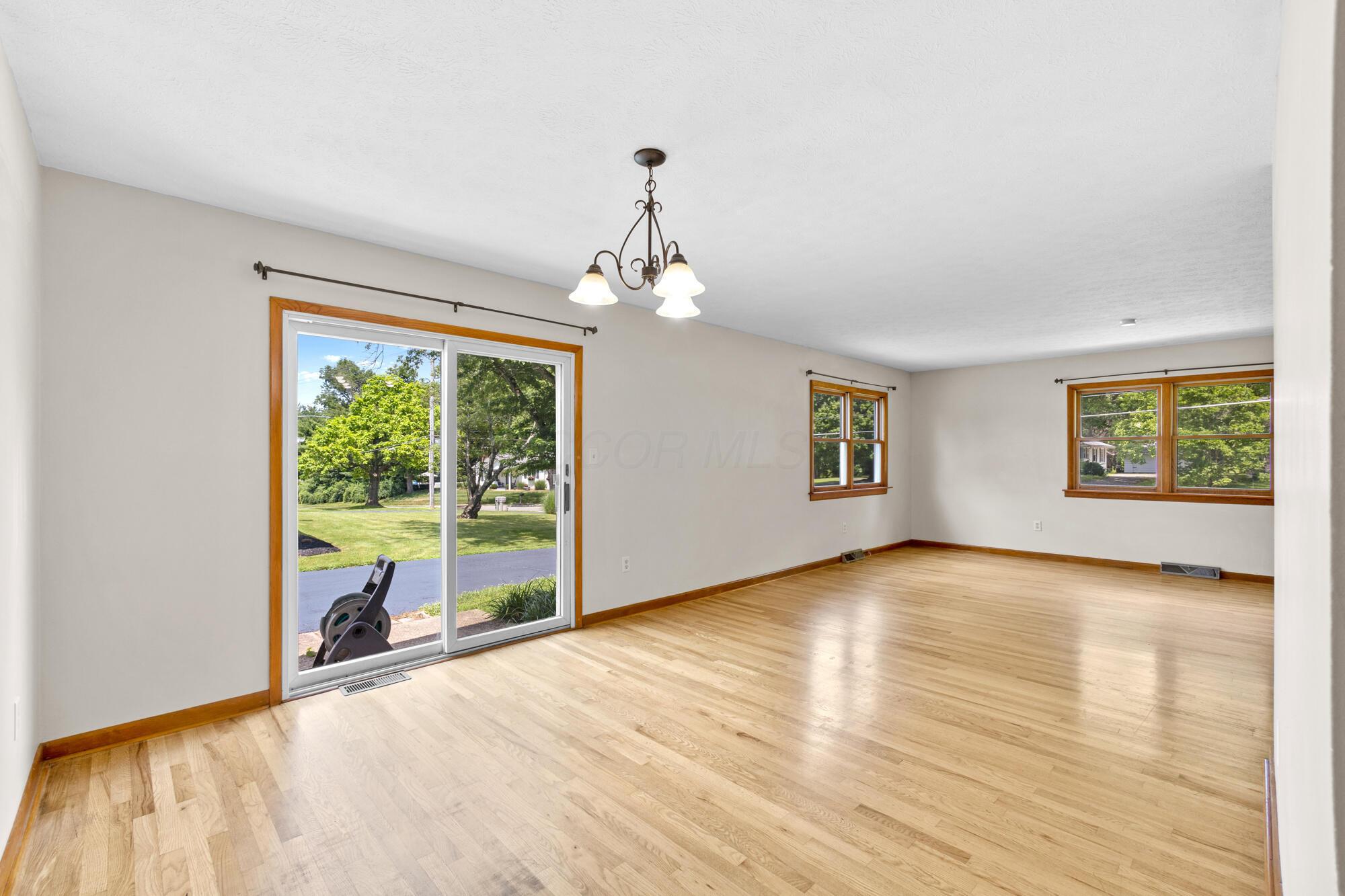 215 Lockville Road Pickerington, OH 43147 - Photo 9 of 54 Great Room