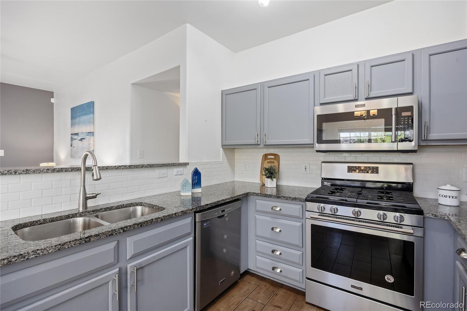 8405 Pebble Creek Way, Unit 104 Highlands Ranch, CO 80126 - Photo 17 of 40