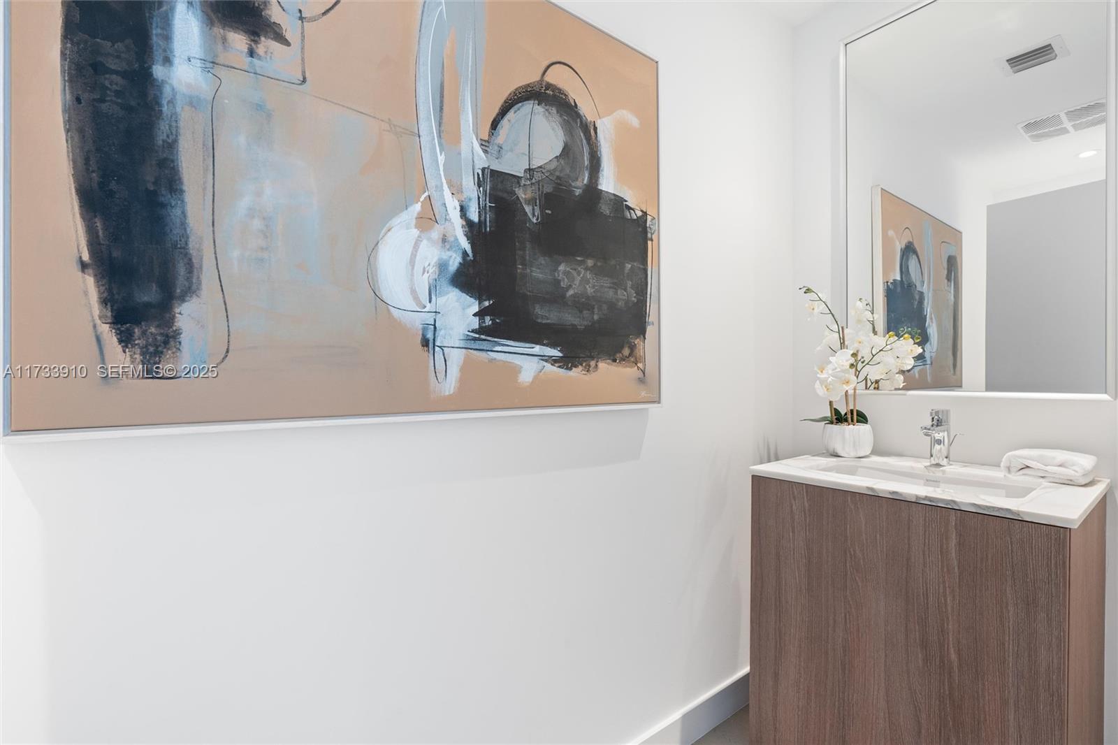 500 Alton Road, Unit 3201 Miami Beach, FL 33139 - Photo 17 of 37