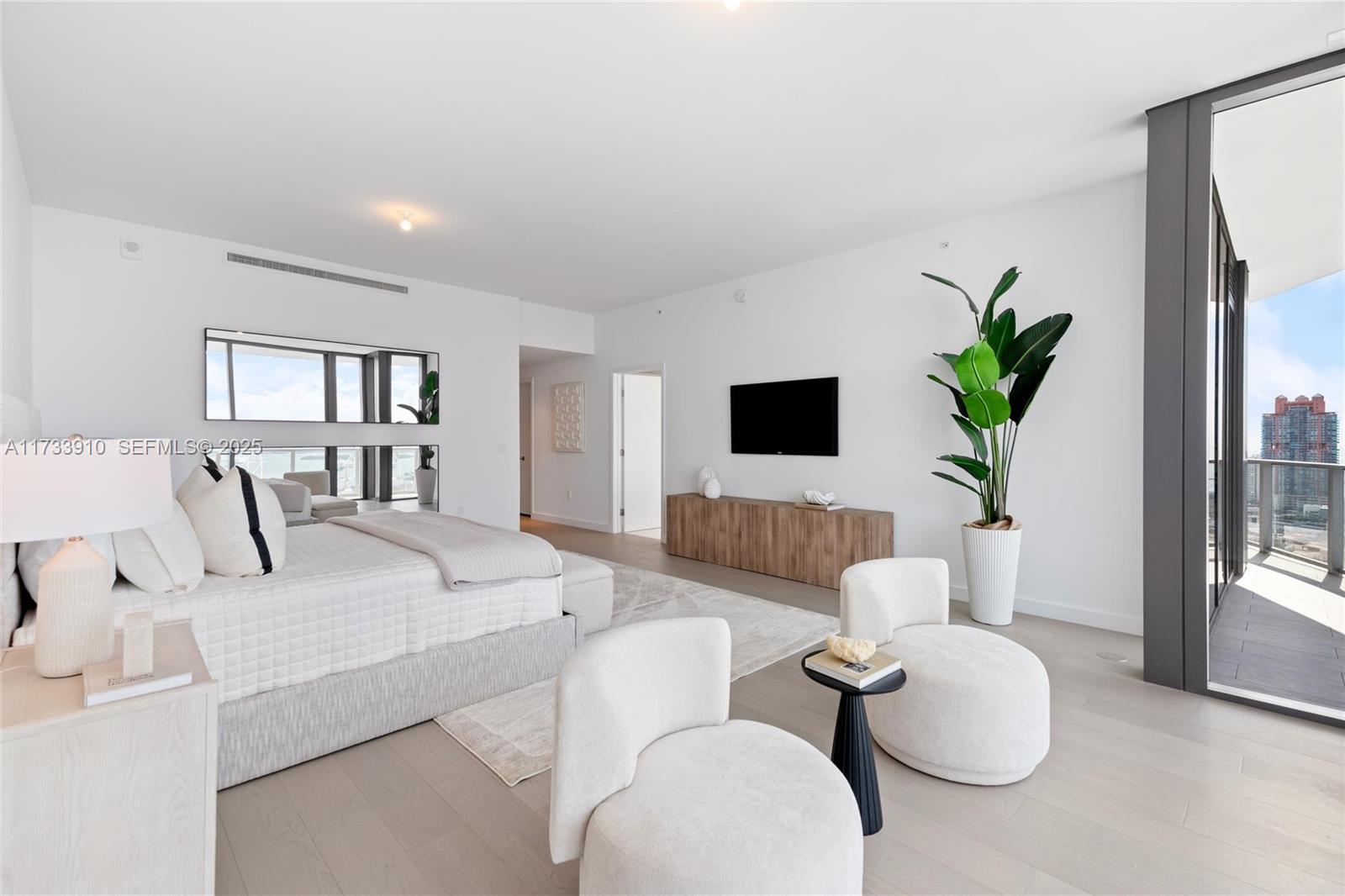 500 Alton Road, Unit 3201 Miami Beach, FL 33139 - Photo 20 of 37