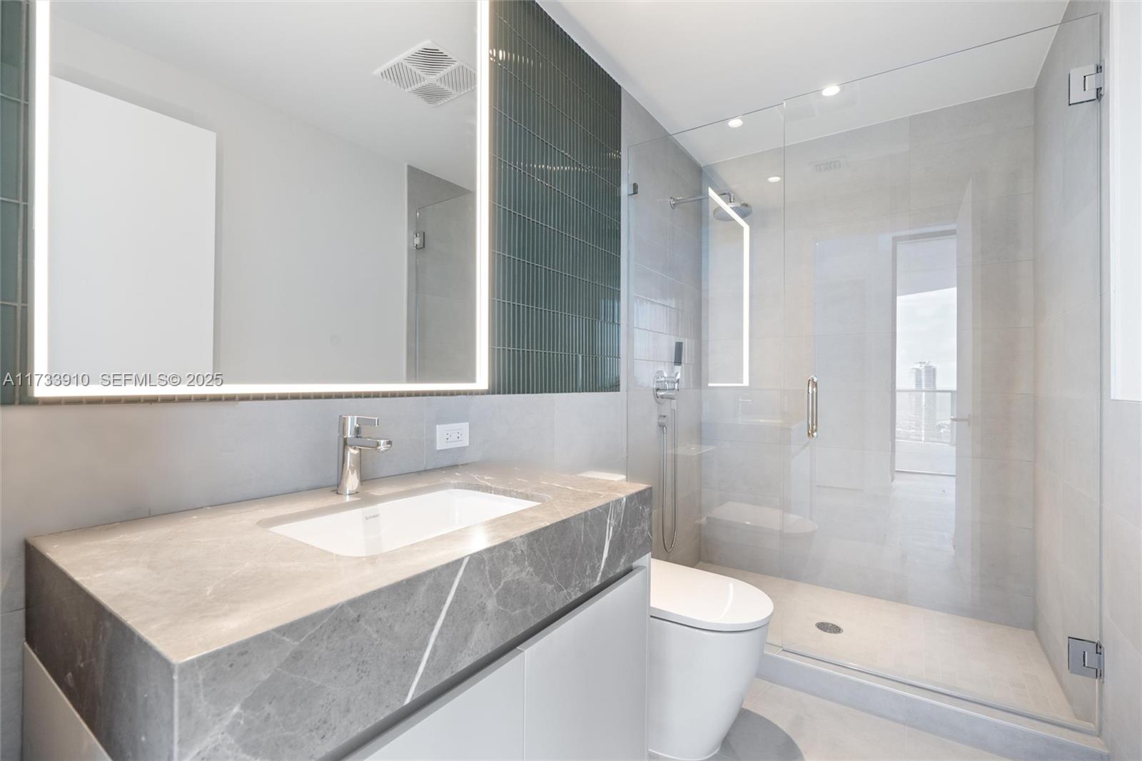 500 Alton Road, Unit 3201 Miami Beach, FL 33139 - Photo 22 of 37