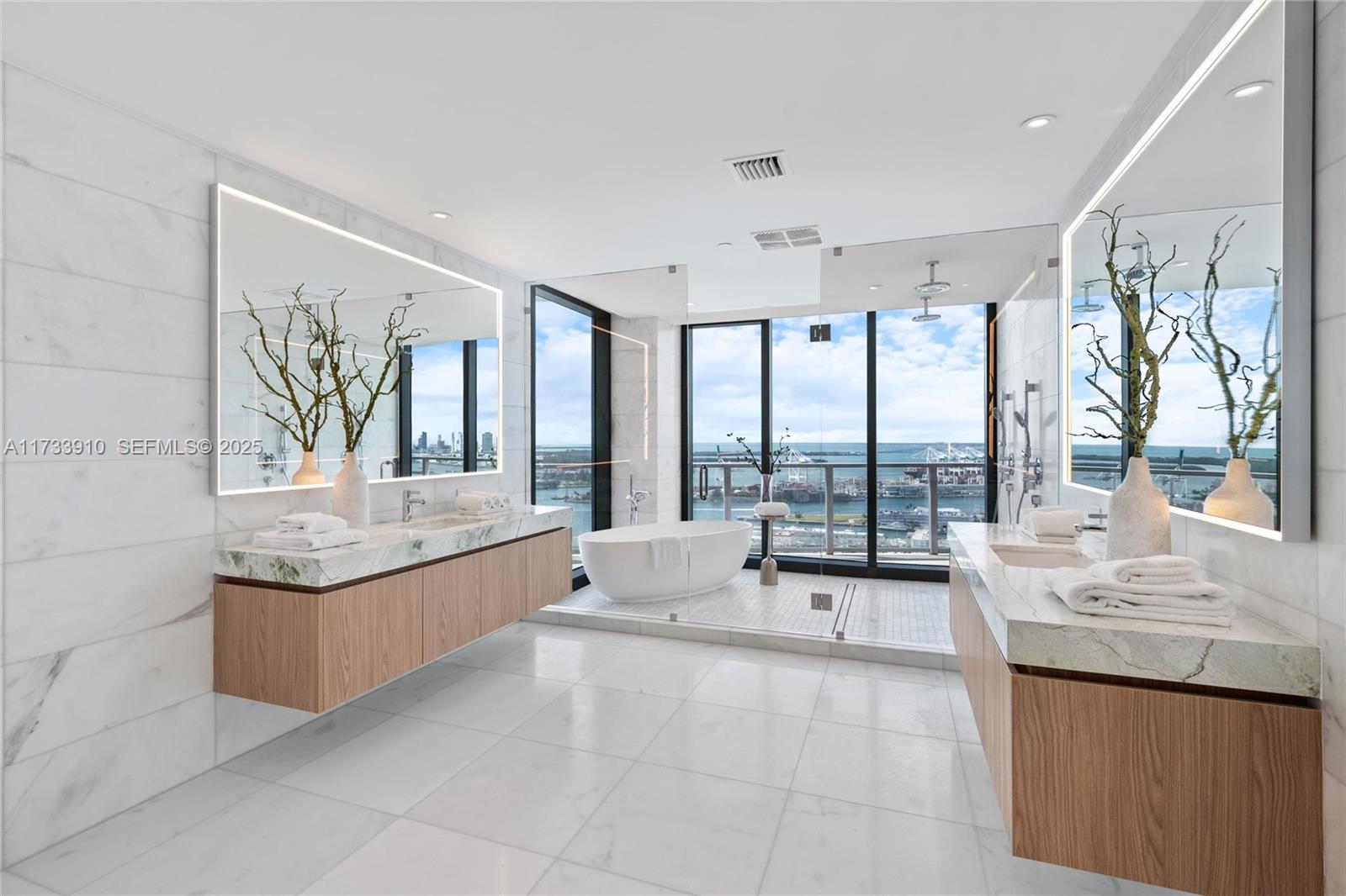 500 Alton Road, Unit 3201 Miami Beach, FL 33139 - Photo 23 of 37