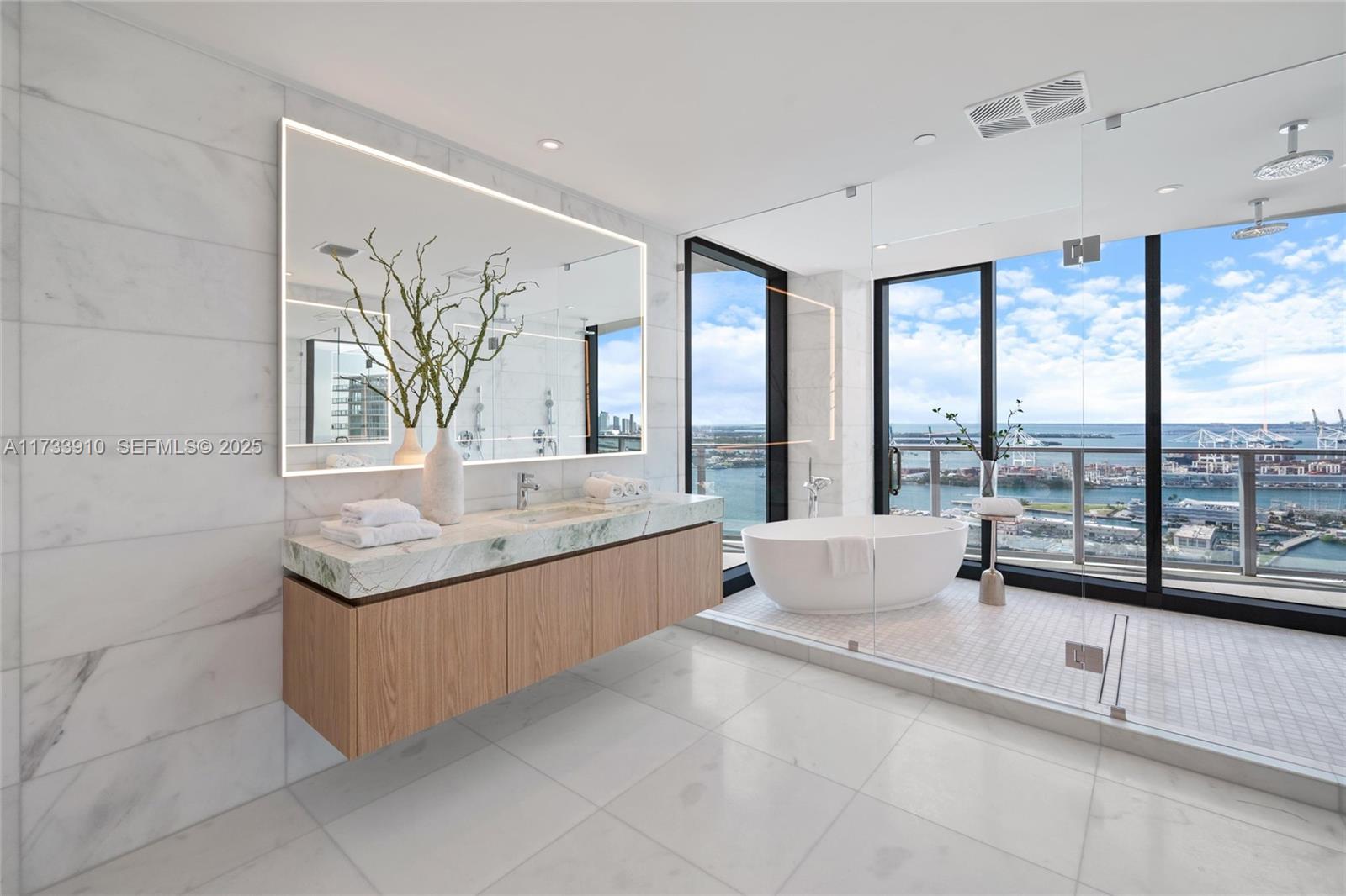 500 Alton Road, Unit 3201 Miami Beach, FL 33139 - Photo 24 of 37