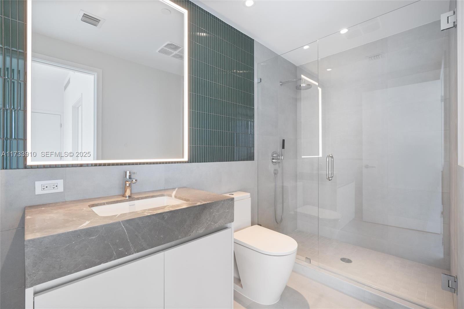 500 Alton Road, Unit 3201 Miami Beach, FL 33139 - Photo 37 of 37