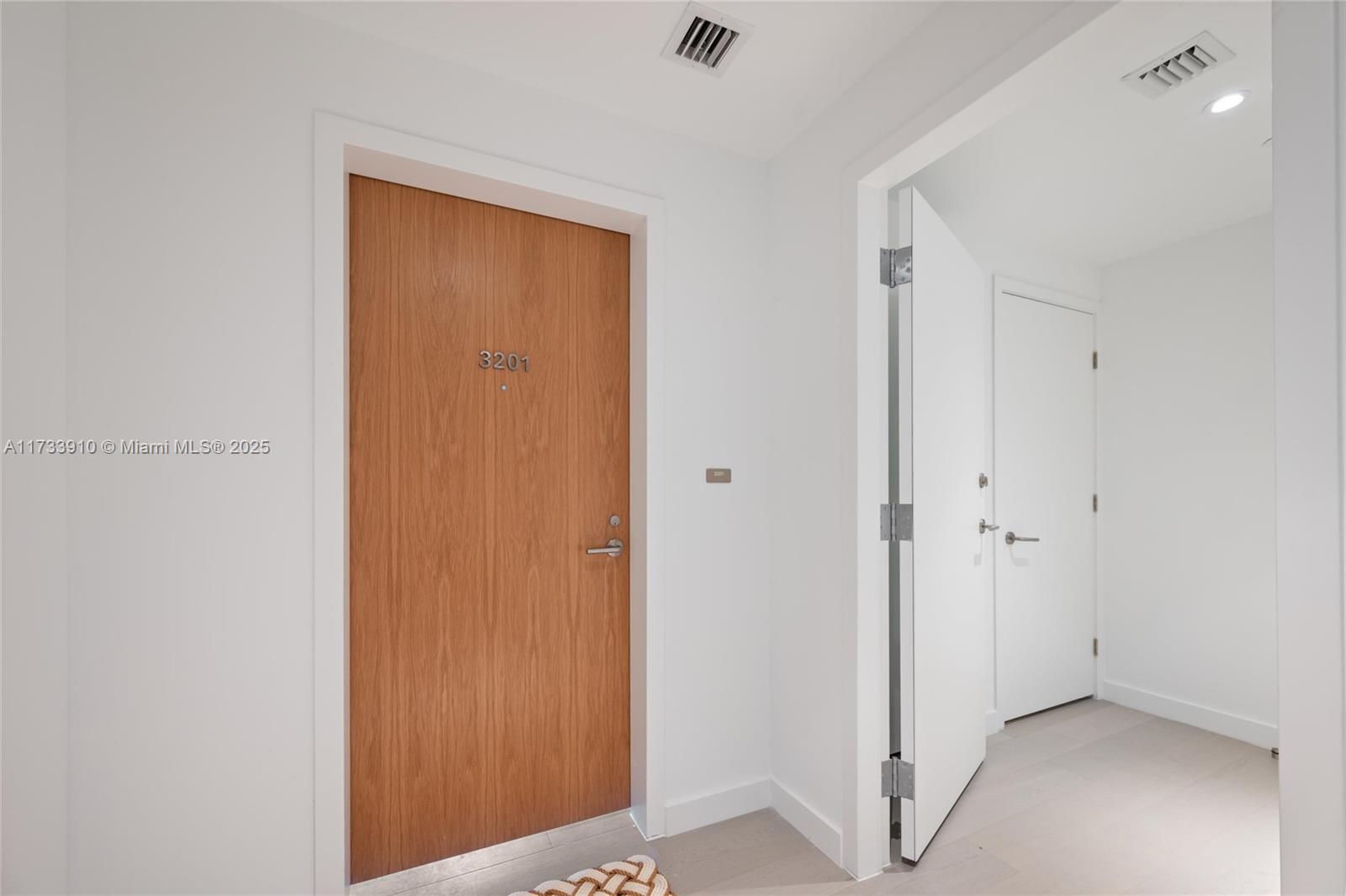 500 Alton Road, Unit 3201 Miami Beach, FL 33139 - Photo 6 of 37