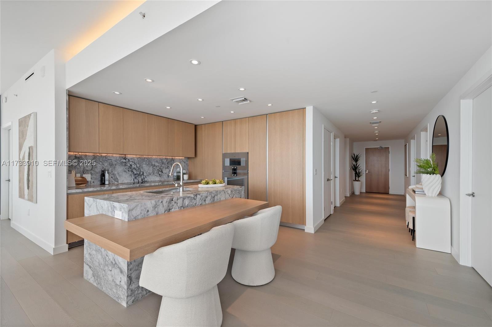 500 Alton Road, Unit 3201 Miami Beach, FL 33139 - Photo 10 of 37