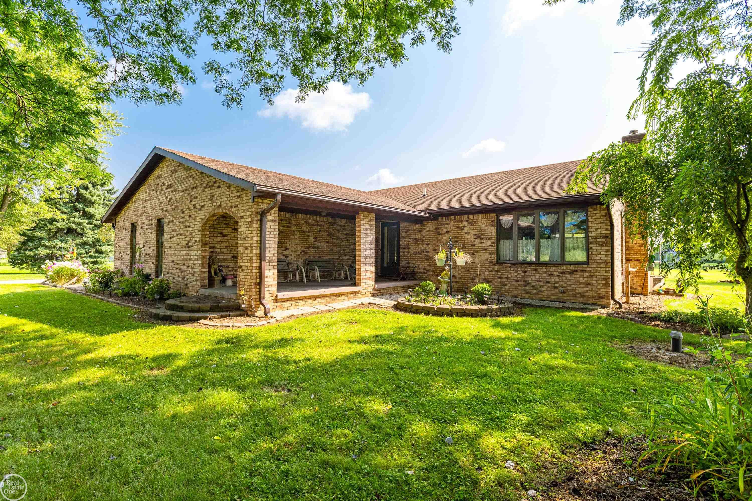 861 Hessen Road Columbus, MI 48063 - Photo 3 of 14