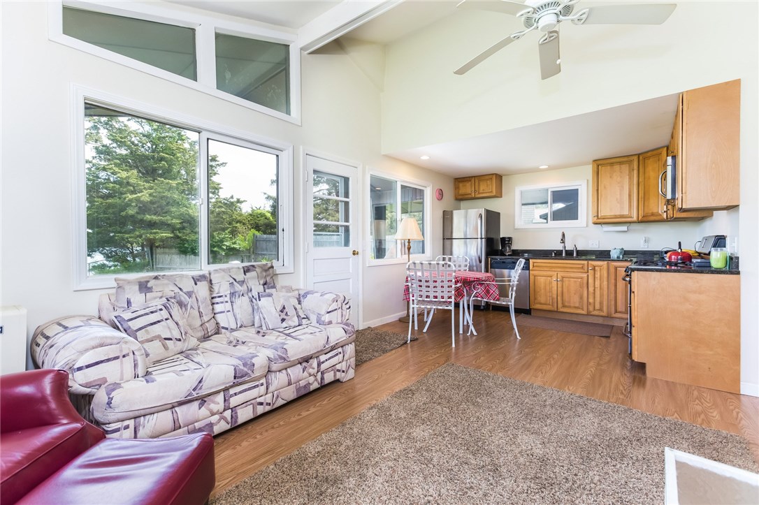 4 Shell Drive Westerly, RI 02891 - Photo 23 of 35 High ceilings and big windows