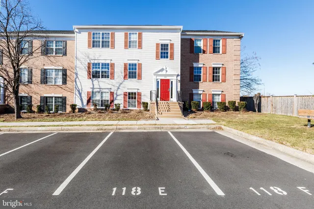 $369,900 | 118 Fort Evans Road Southeast, Unit C, Leesburg, VA 20175