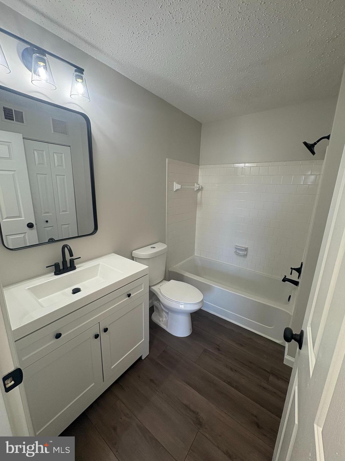 118 Fort Evans Road Southeast, Unit C Leesburg, VA 20175 - Photo 14 of 22 Primary Bathroom