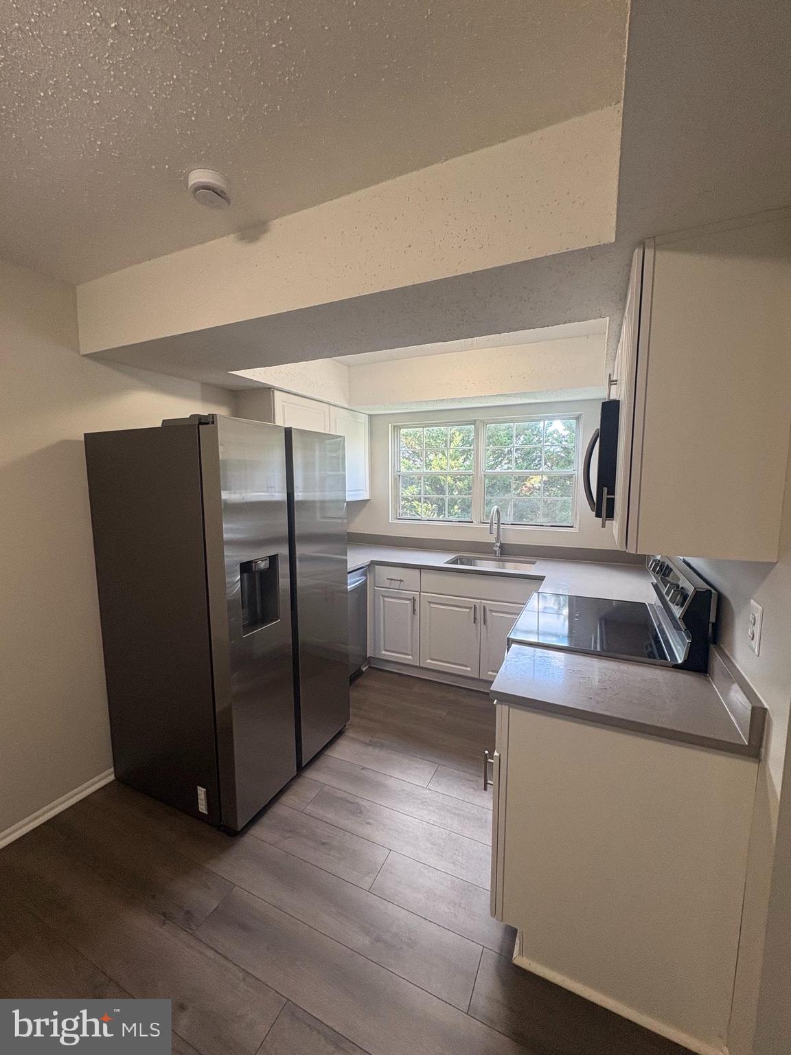 118 Fort Evans Road Southeast, Unit C Leesburg, VA 20175 - Photo 2 of 22 New Quartz Countertops