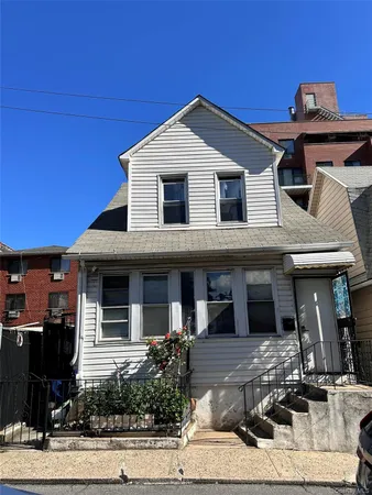 $950,000 | 136-11 Carlton Place | Flushing