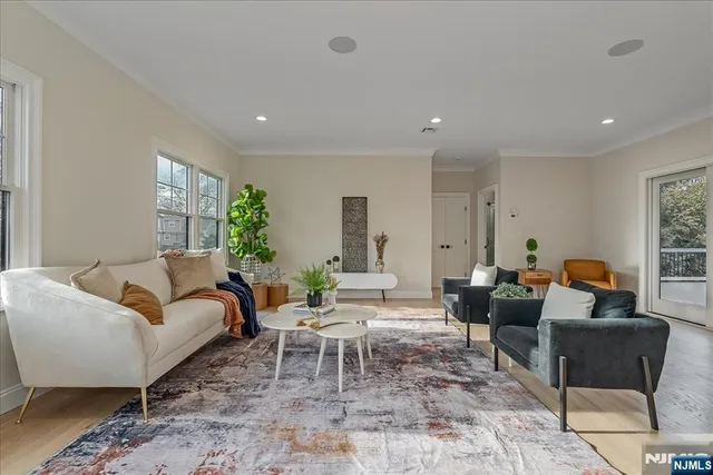 $1,100,000 | 11 Laurel Place, Fairfield, NJ 07004