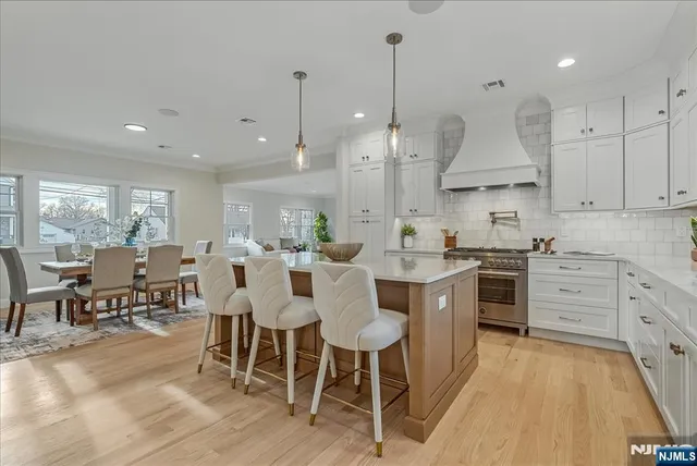 $1,100,000 | 11 Laurel Place, Fairfield, NJ 07004