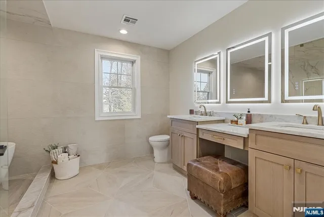 $1,100,000 | 11 Laurel Place, Fairfield, NJ 07004