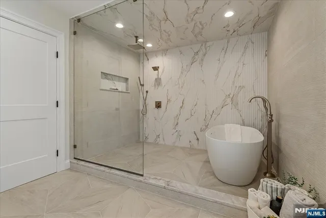 $1,100,000 | 11 Laurel Place, Fairfield, NJ 07004