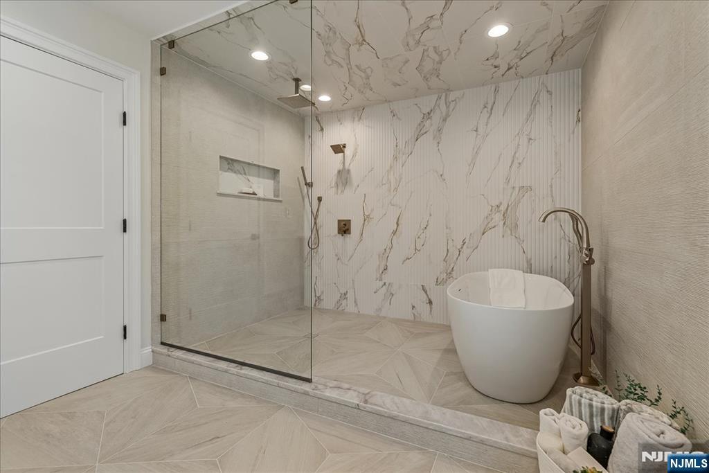 11 Laurel Place Fairfield, NJ 07004 - Photo 32 of 46