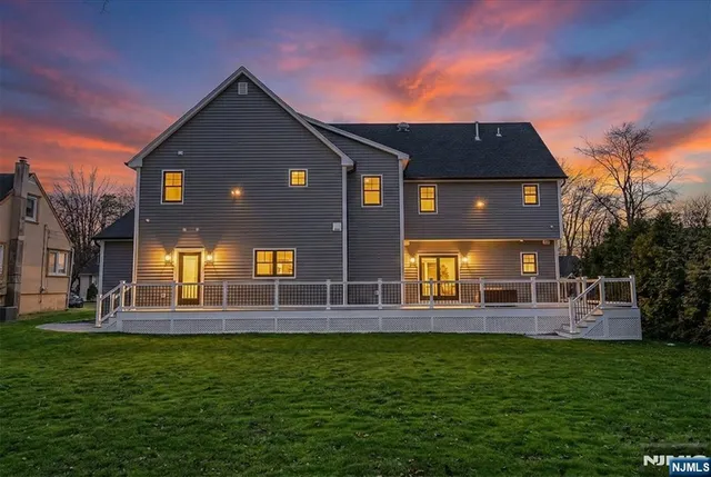 $1,100,000 | 11 Laurel Place, Fairfield, NJ 07004