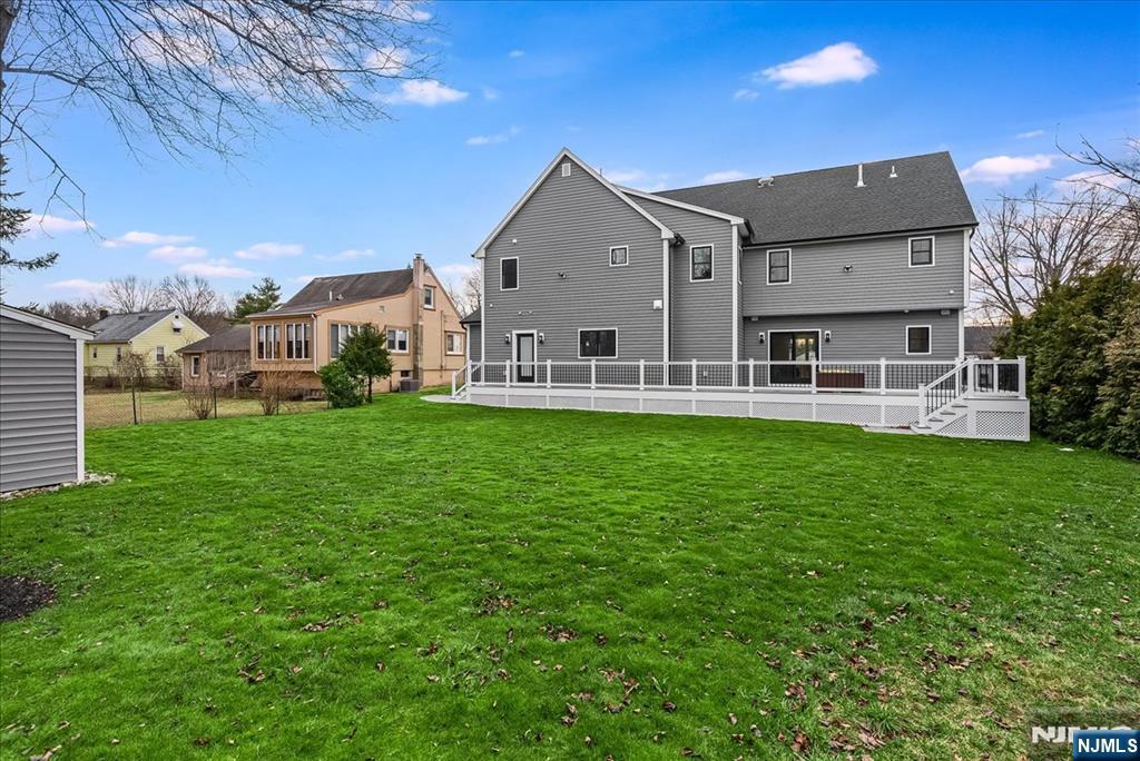 11 Laurel Place Fairfield, NJ 07004 - Photo 9 of 46