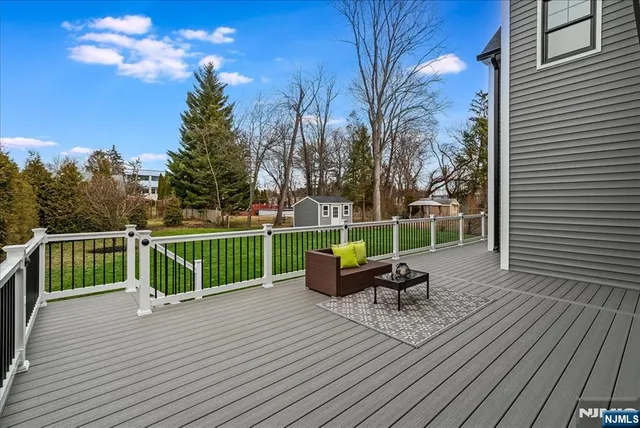 $1,100,000 | 11 Laurel Place, Fairfield, NJ 07004