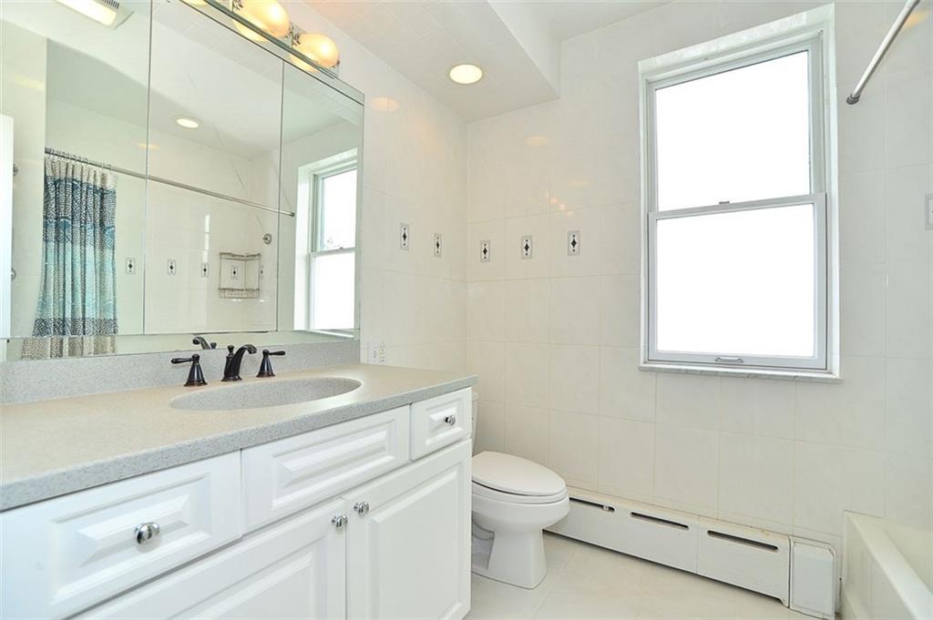 6427 Landview Road Pittsburgh, PA 15217 - Photo 11 of 14 Guest Bath