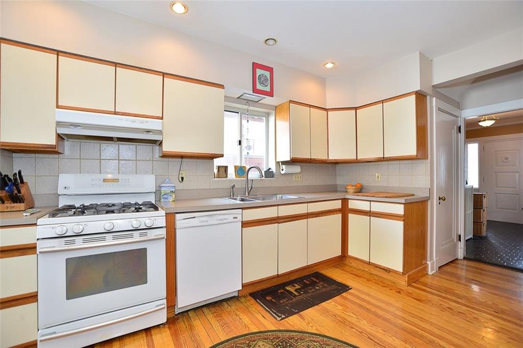 6427 Landview Road Pittsburgh, PA 15217 - Photo 5 of 14 Kitchen