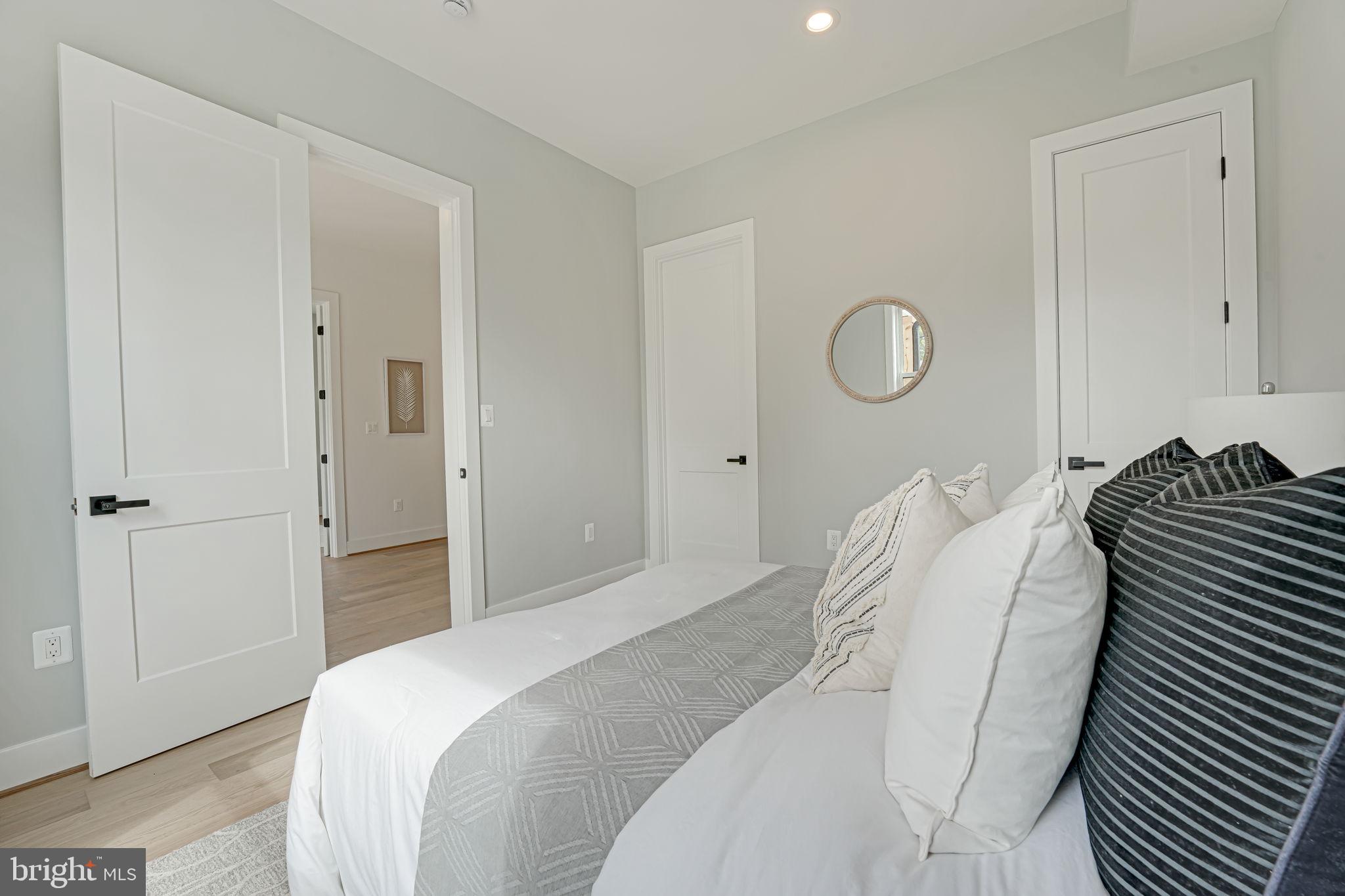 8106 Drayton Lane Springfield, VA 22151 - Photo 9 of 68