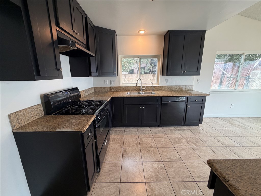 12561 Garber Street Pacoima, CA 91331 - Photo 8 of 37