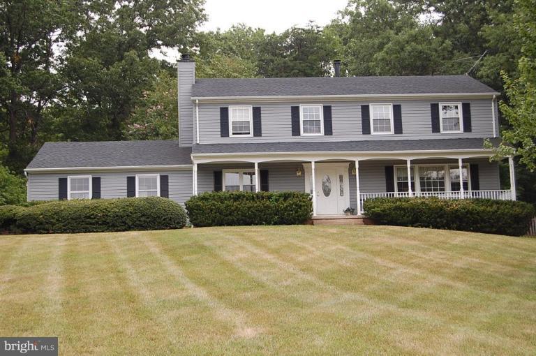 10901 Equestrian Court Reston, VA 20190 - Photo 1 of 18 Exterior (Main)