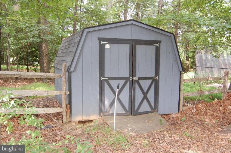 10901 Equestrian Court Reston, VA 20190 - Photo 15 of 18 Shed