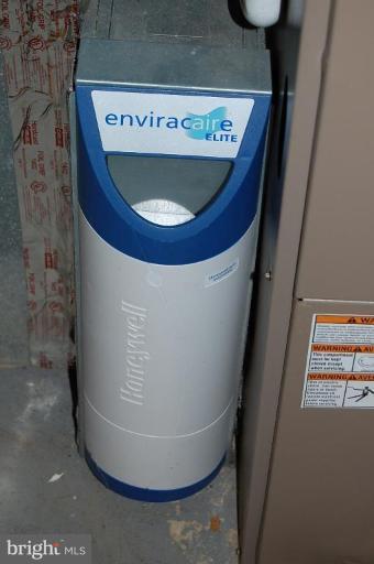 10901 Equestrian Court Reston, VA 20190 - Photo 18 of 18 Air filtration unit on furnace. One of many extras