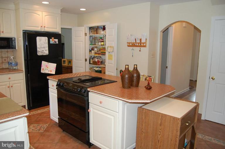 10901 Equestrian Court Reston, VA 20190 - Photo 7 of 18 Kitchen #3