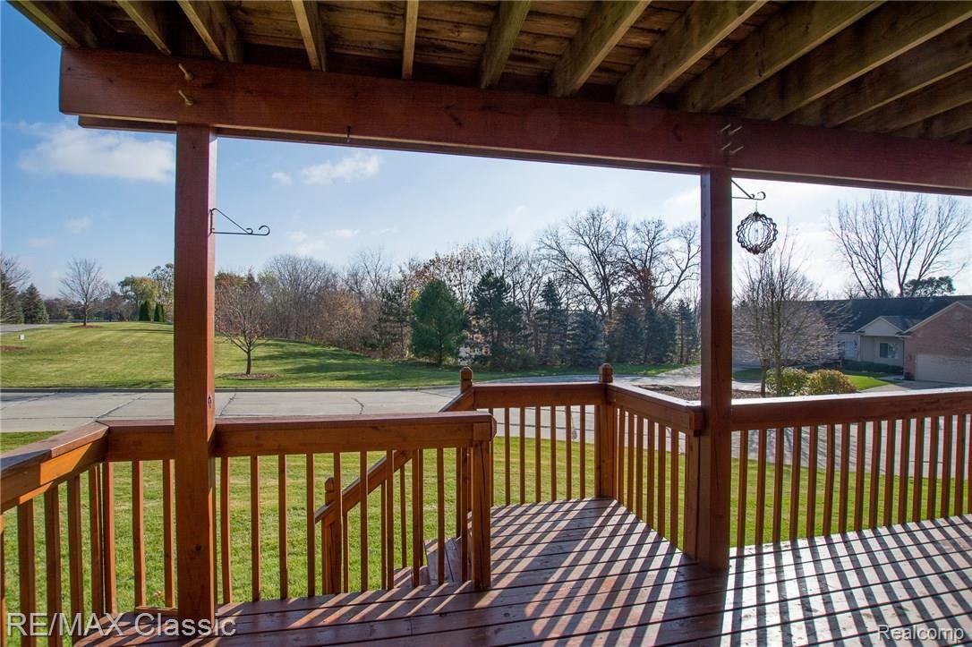 854 Ridgeside Drive, Unit 3 Milford, MI 48381 - Photo 36 of 42 DSC_1924.jpg