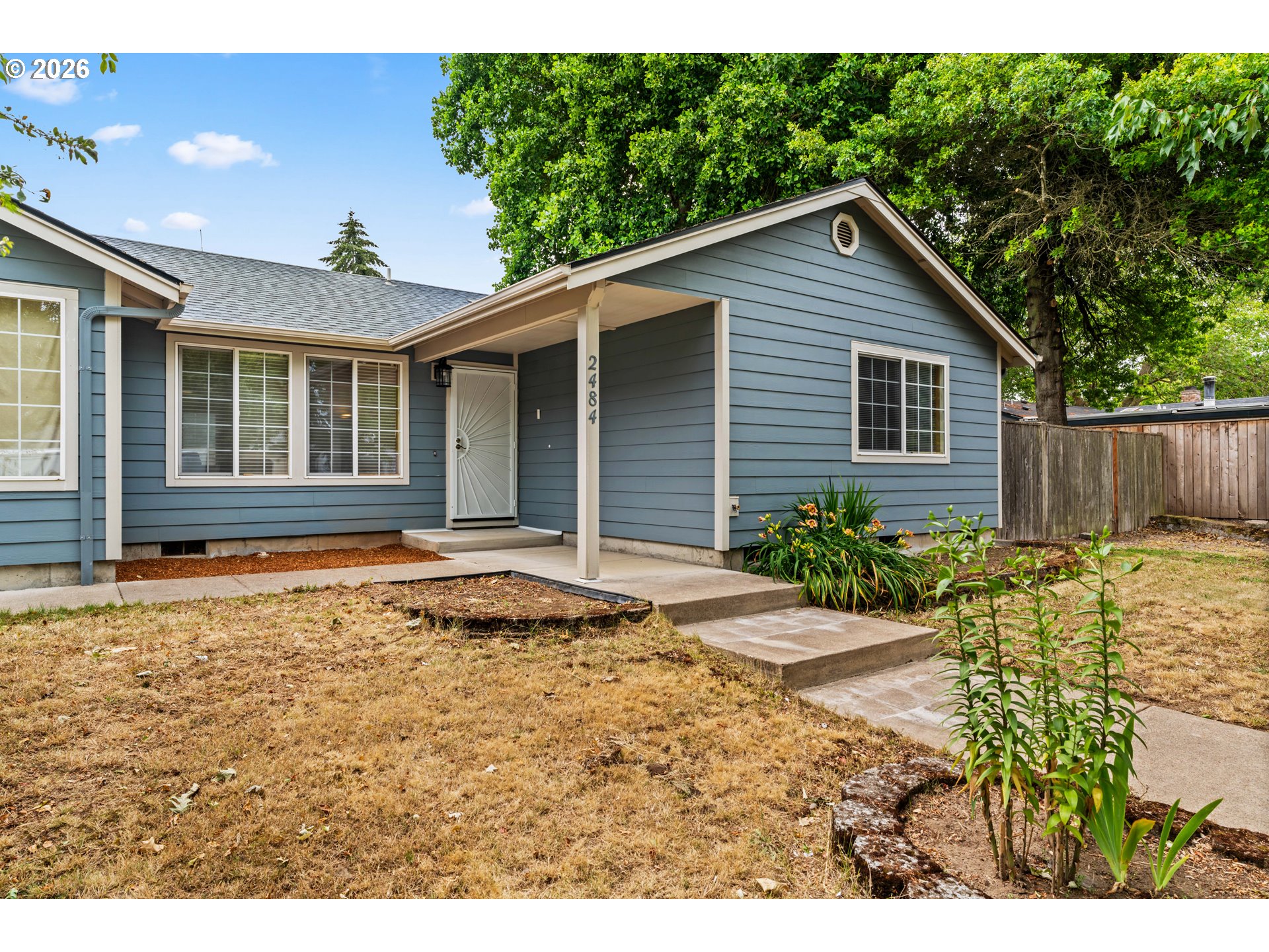 2484 Melrose Loop Eugene, OR 97402 - Photo 3 of 29