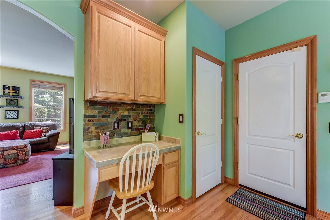3201 186th Place Southeast Bothell, WA 98012 - Photo 11 of 25 Gallery Image 11