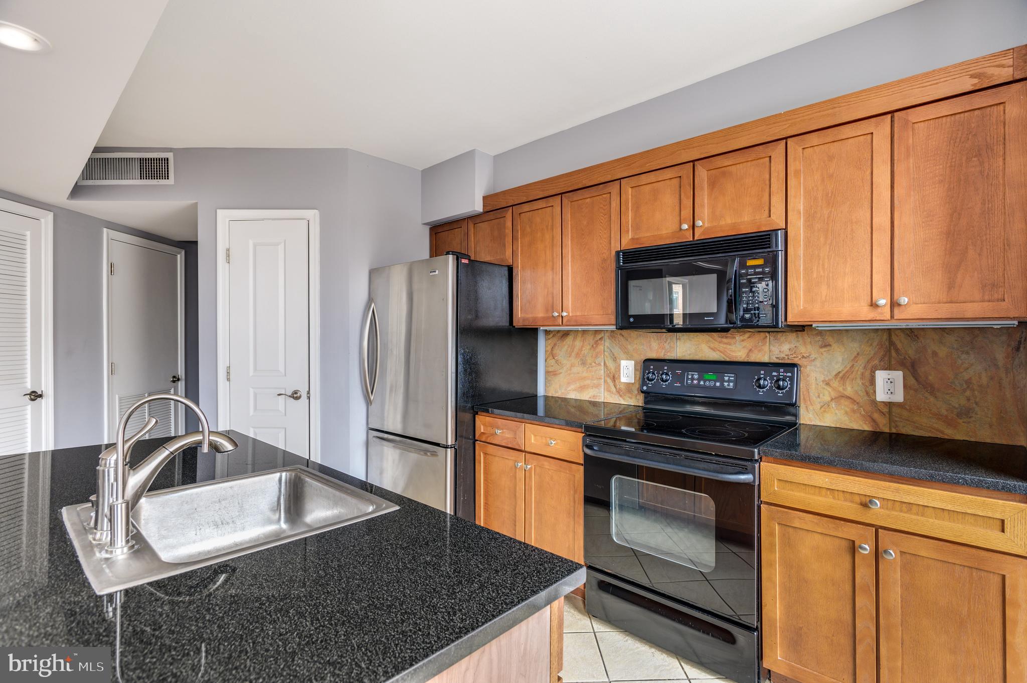 616 E Street Northwest, Unit 918 Washington, DC 20004 - Photo 7 of 49