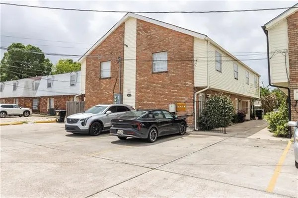 $640,000 | 1428 Hickory Avenue, Harahan, LA 70123