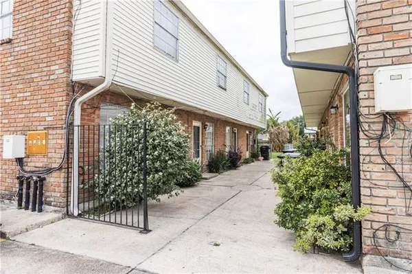 $640,000 | 1428 Hickory Avenue, Harahan, LA 70123