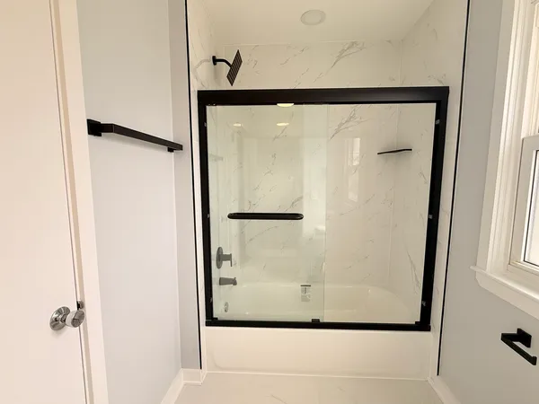 $2,850 | 4220 Oakton Street, Unit 2, Skokie, IL 60076