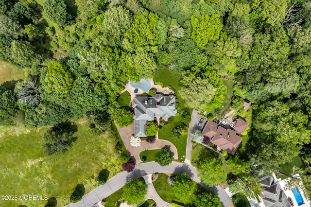 a view of entryway livingroom and hall