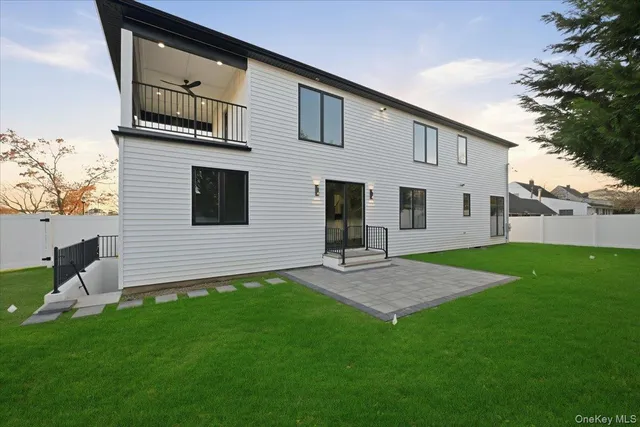 $1,689,100 | 267 Sprucewood Drive, Levittown, NY 11756