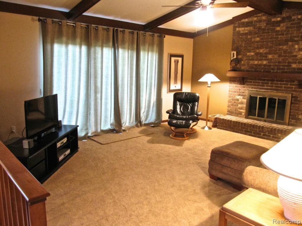 347 Lake Forest Road Rochester, MI 48309 - Photo 35 of 58 Family Room to Patio