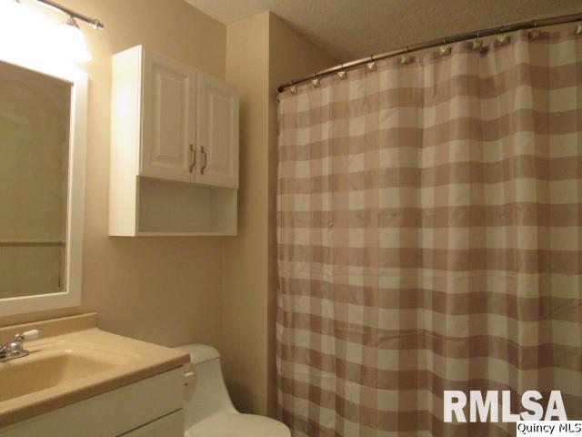 4001 Pine Tree Road Quincy, IL 62305 - Photo 8 of 12 Gallery Image 8