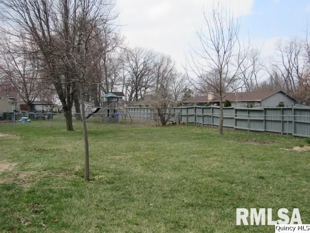 4001 Pine Tree Road Quincy, IL 62305 - Photo 10 of 12 Gallery Image 10