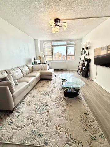 $680,000 | 4140 Union Street, Unit 17A | Downtown Flushing