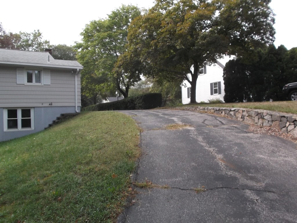 123 Westerly Road Plymouth, MA 02360 - Photo 3 of 20 Gallery Image 3